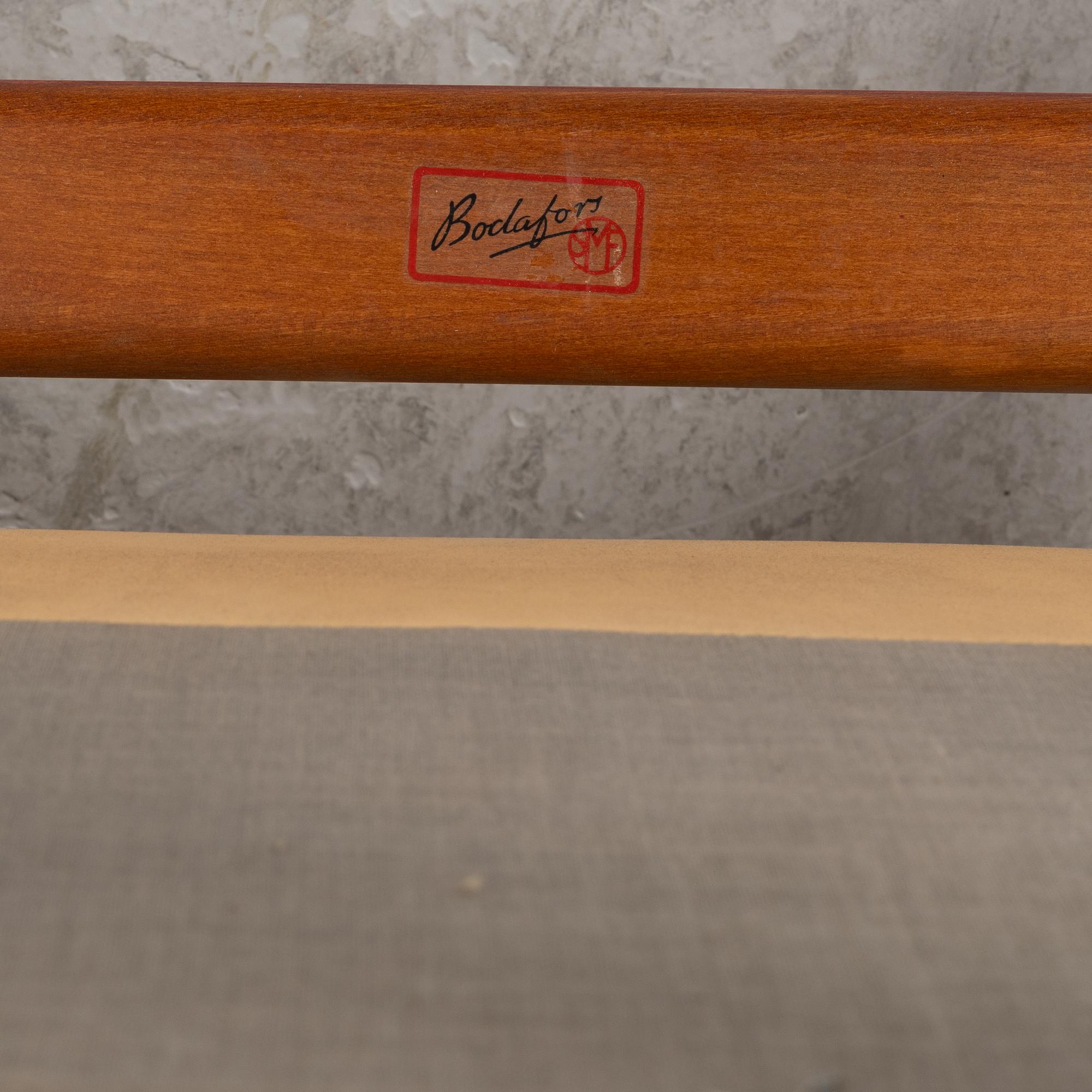 Axel Larsson, karmstolar, ett par, modell 1208, Svenska Möbelfabrikerna Bodafors.