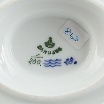 A 'Blue Fluted Plain' / 'Musselmalet' porcelain sauce boat, Royal Copenhagen, model 200, 1893-1900.