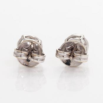 Earrings, princess- and marquise cut diamonds, 18K white gold.