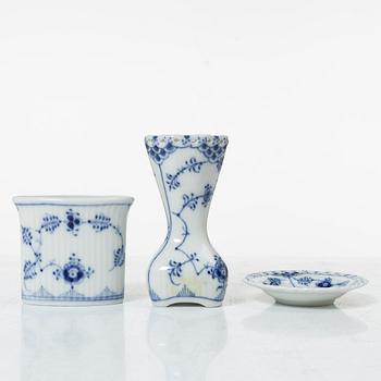 Royal Copenhagen, "Musselmalet", coffee service, 38 pieces, porcelain, full and half lace.