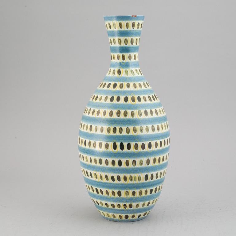 Stig Lindberg, a faiance vase. Gustavsberg.