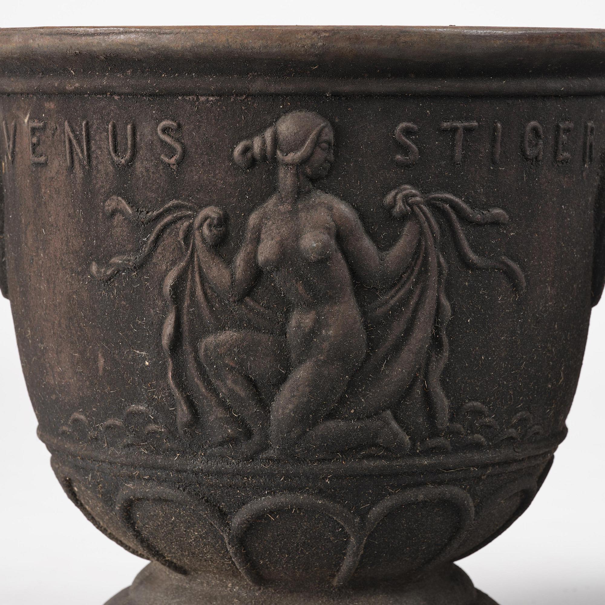 Ivar Johnsson, a pair of "Venus" cast iron urns, Näfveqvarns bruk, Swedish Grace.