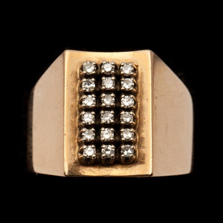 RING, 18 k guld med 18 små diamanter.