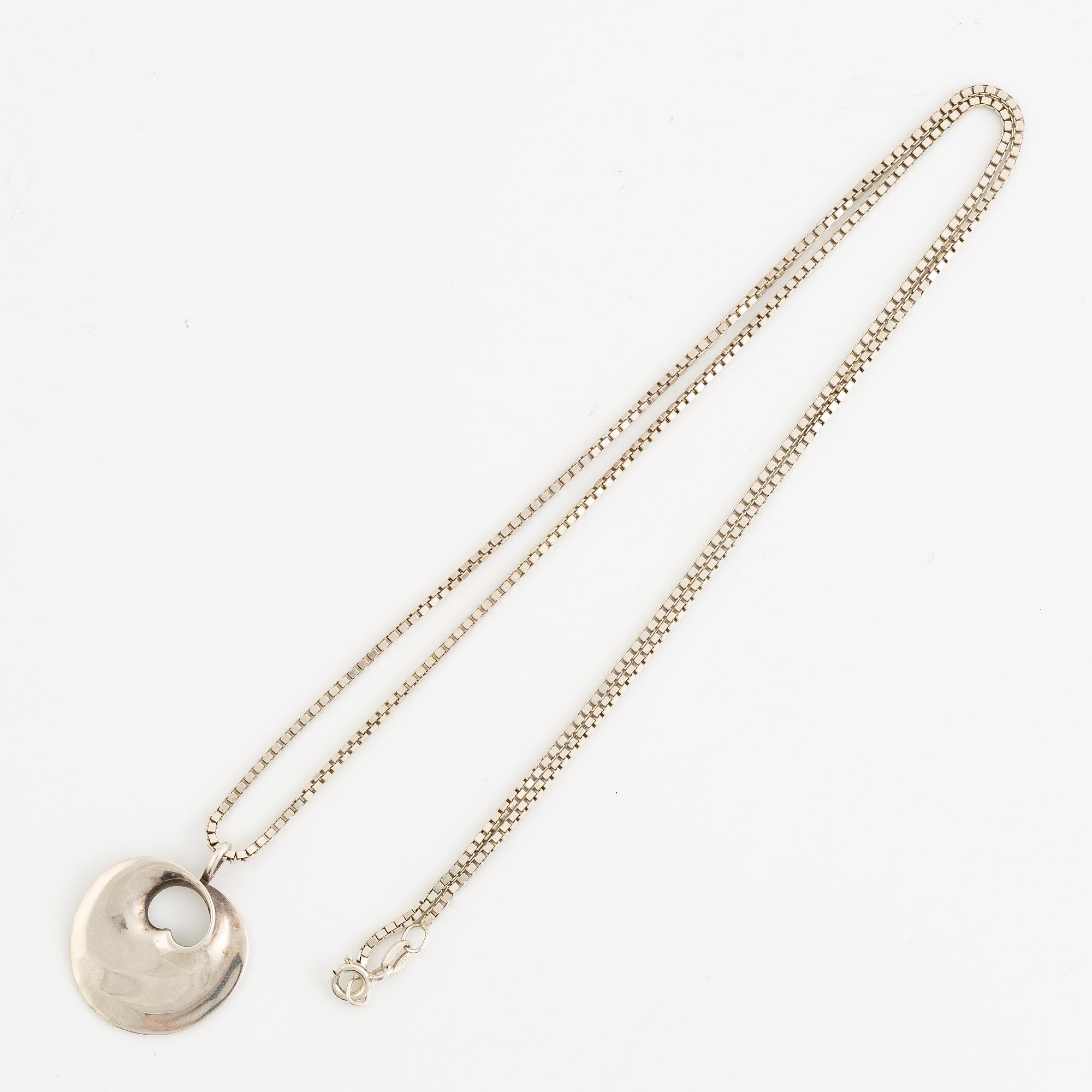 Vivianna Torun Bülow-Hübe, Pendant, sterling silver, by Georg Jensen, Denmark.