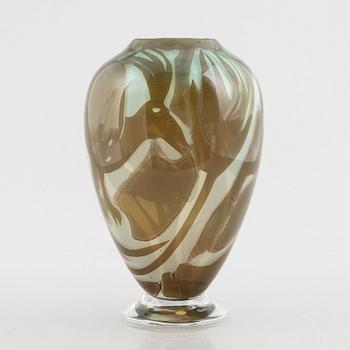 Ulrica Hydman-Vallien, a unique 'graal' glass vase, Kosta Boda.