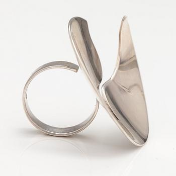 Paula Häiväoja, A sterling silver ring. Pentti Roos, Helsinki 1967.