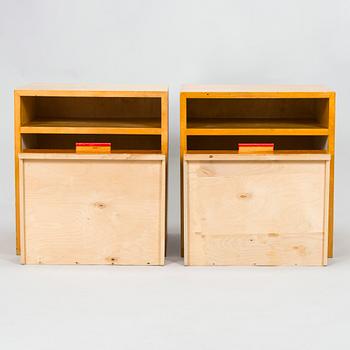 Aino Aalto, sängbord, 2 st, modell 170, O.Y. Huonekalu- ja Rakennustyötehdas A.B. 1940-tal.