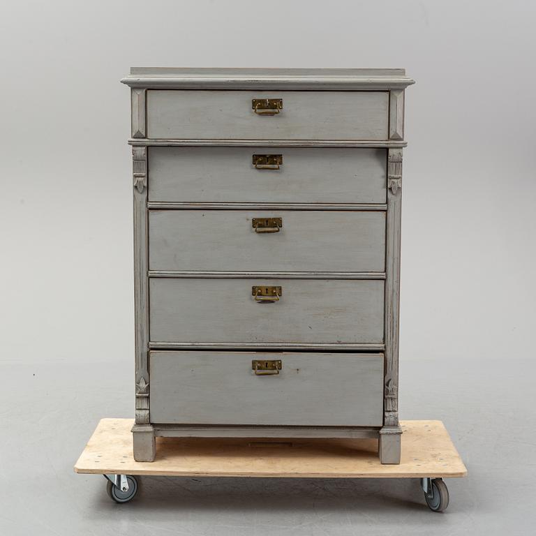 A renaissance revival chest of drawers, late 19th-century.