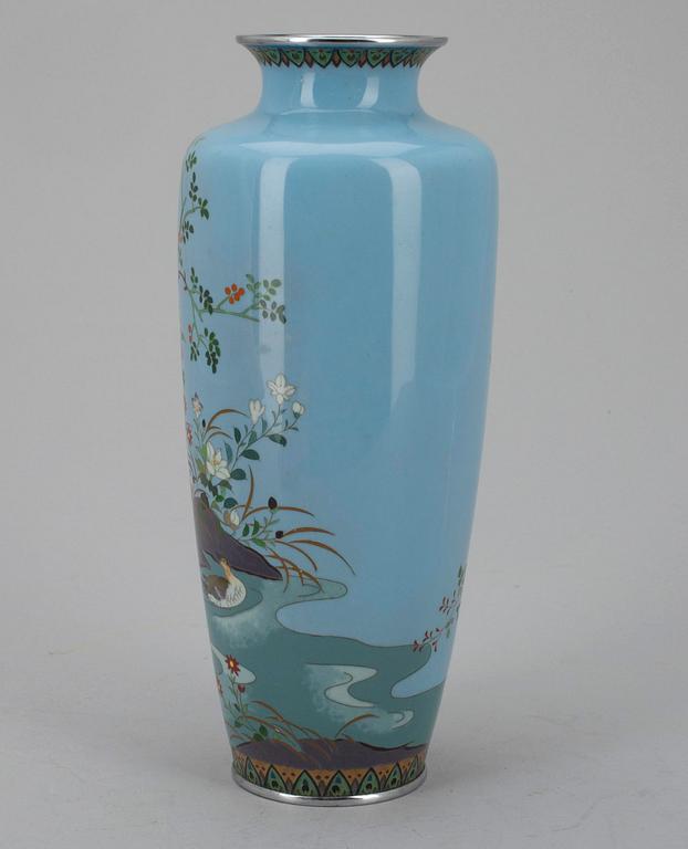 VAS, cloisonné emalj, Japan, sekelskiftet 1800/1900.