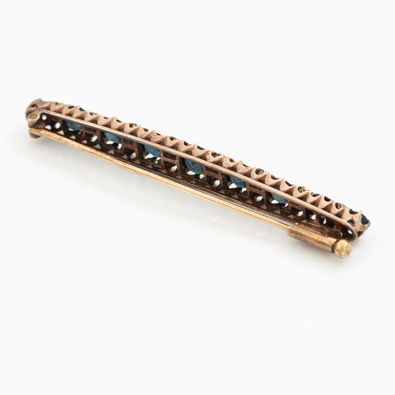 Brooch, 14K gold with sapphires and old-cut diamonds.