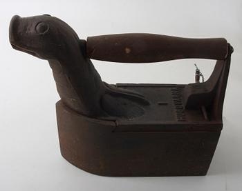 PARTI STRYKJÄRN, 9 delar. Mässing, järn.