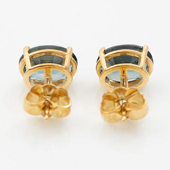 Earrings, a pair, 18K gold with green sapphires.