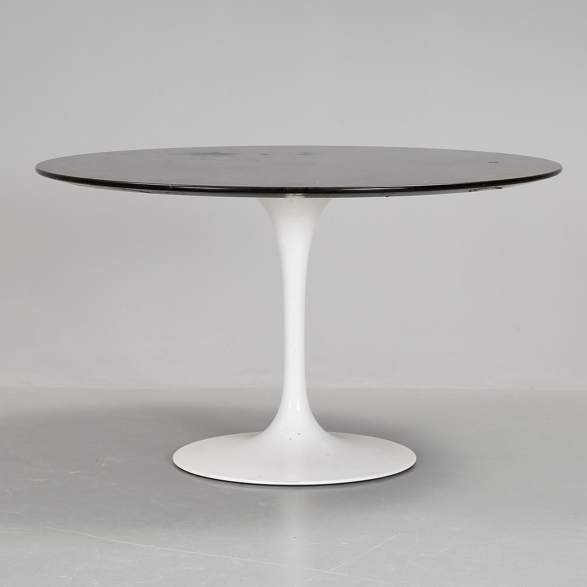 SOFFBORD, "Tulip", Eero Saarinen, Knoll International.