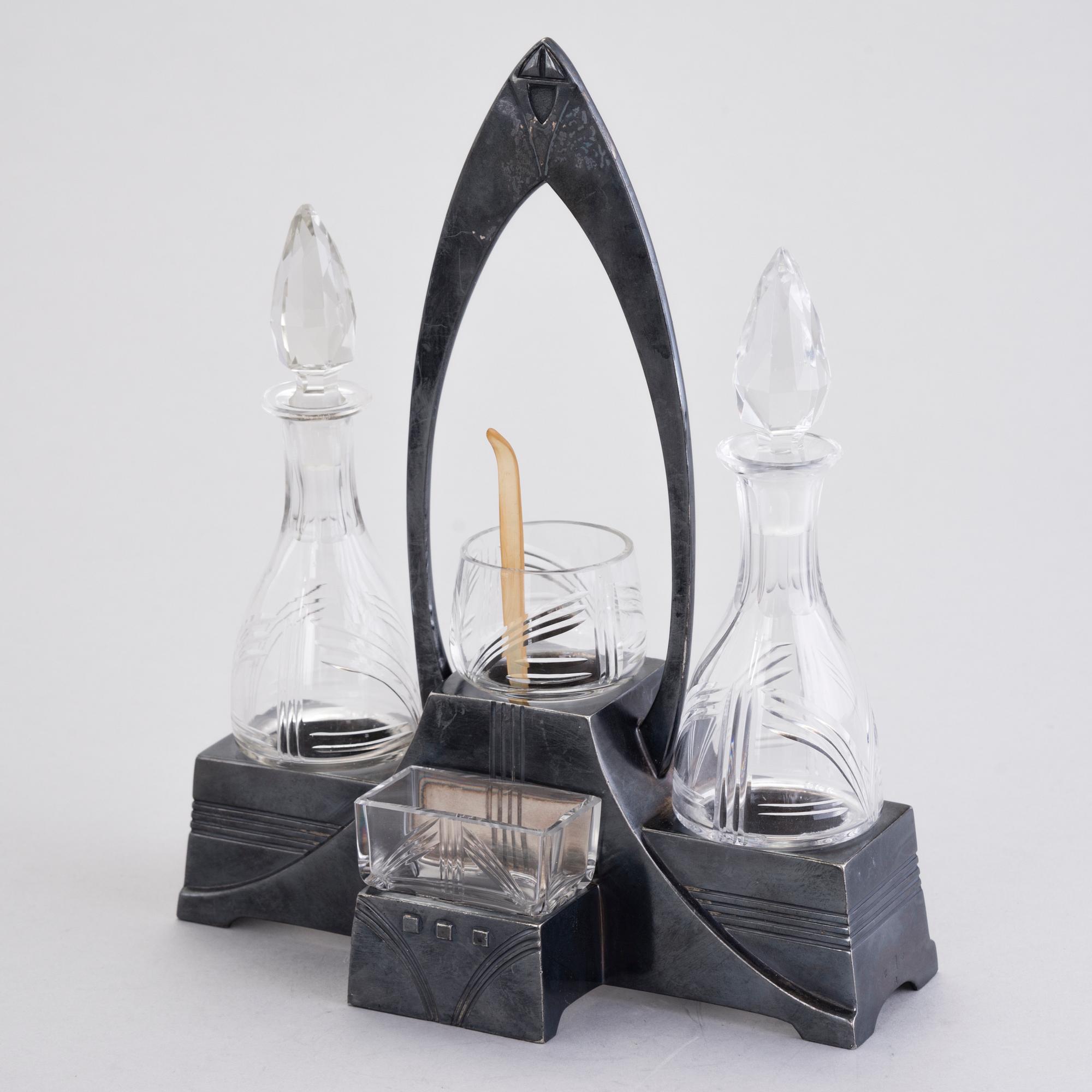 BORDSSURTOUT, Jugend, försilvrad metall och glas, WMF, Tyskland tidigt 1900-tal.