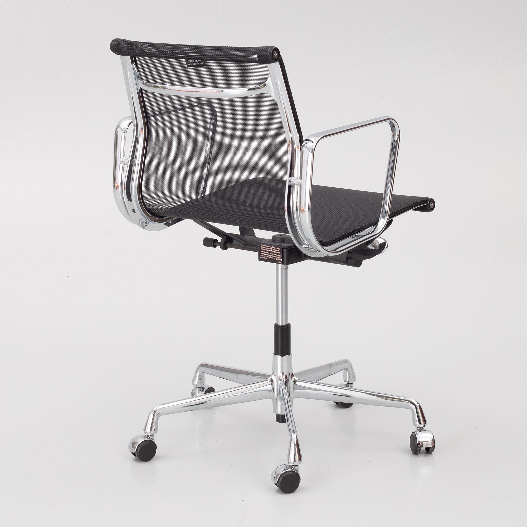 Charles & Ray Eames, Armchair/office chair, EA 108, Vitra.