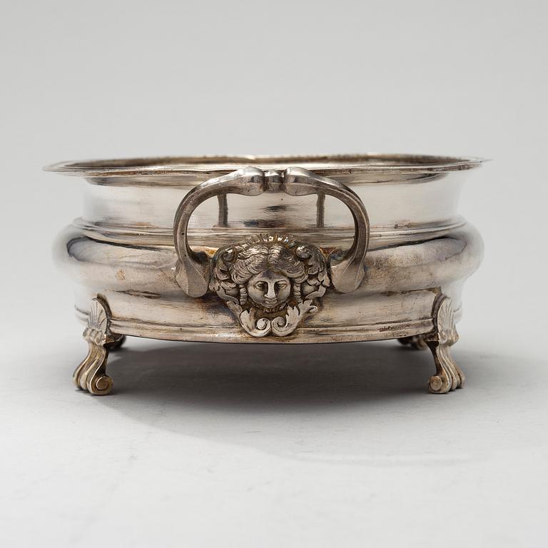 A BOWL, silver, Paris 1722-1727, Charles Cordier, weight 606 g.