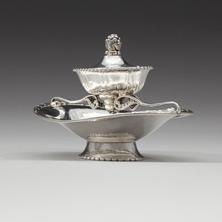 Georg Jensen, a bowl/dish, Copenhagen ca 1915-19, 830/1000 silver,