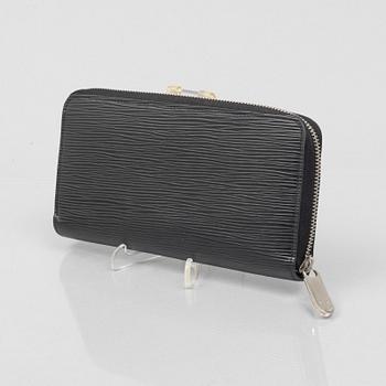 Louis Vuitton, wallet, 2018.