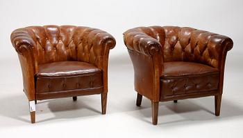FÅTÖLJER, ett par, Chesterfieldmodell. 1900-talets början.