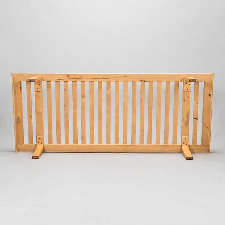 Alvar Aalto, dagbädd/säng, modell E710, Artek 1970-tal.