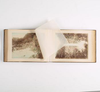 FOTOALBUM, lack, trä och papper. Japan, Meiji (1868-1912).