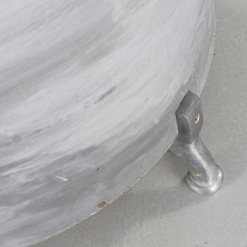 MATS THESELIUS, "Aluminiumfåtöljen", Källemo, modellen formgiven 1990.