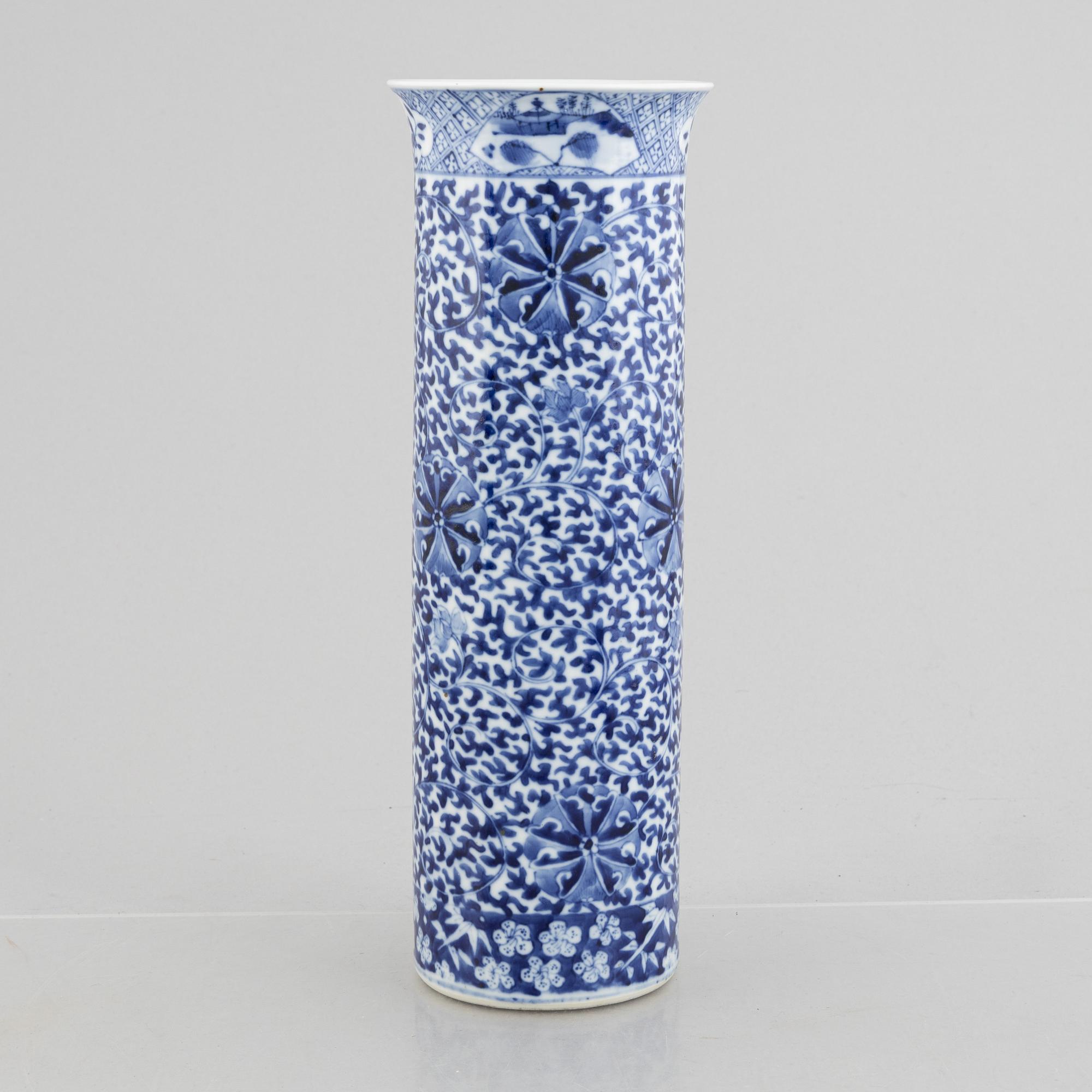 Vas, porslin, sen Qingdynasti, omkring 1900.