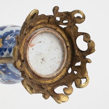Vas, porslin, Kina, Qingdynastin, 1700-tal.
