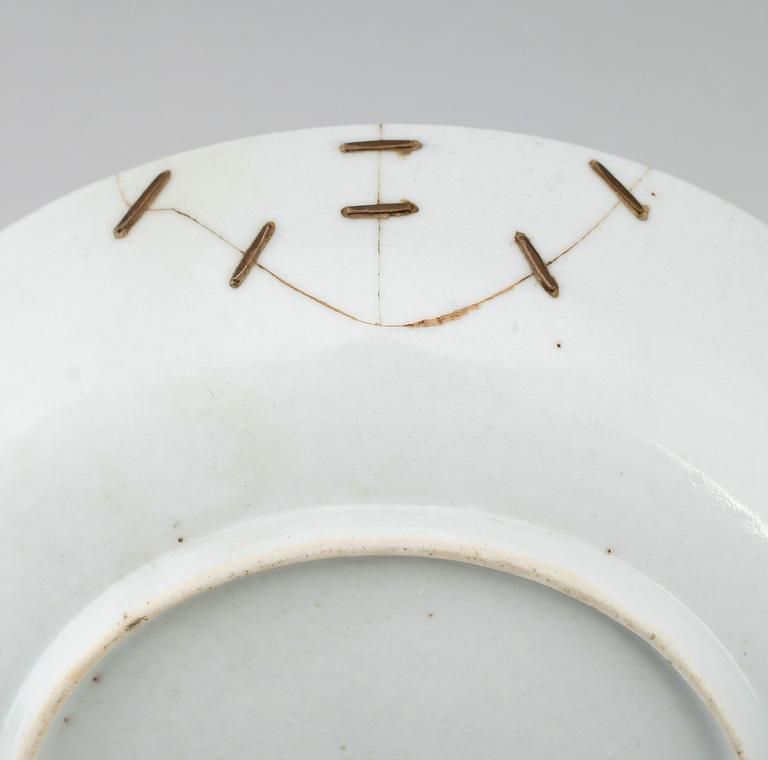 VAPENPORSLIN, fat, 4 st, Kina, 1700-tal.