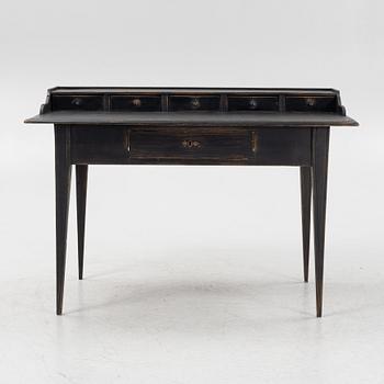 Skrivbord med uppsats, sent 1800-tal.