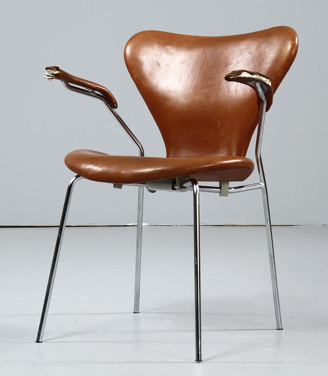 KARMSTOL, "Sjuan", Arne Jacobsen för Fritz Hansen, Danmark.