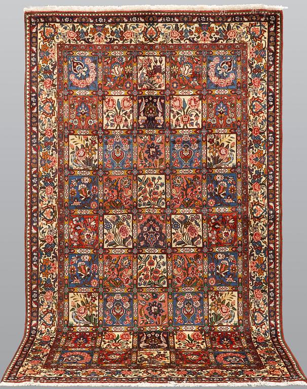 A carpet, Figural Bakhtiar, ca 265 x 150 cm.