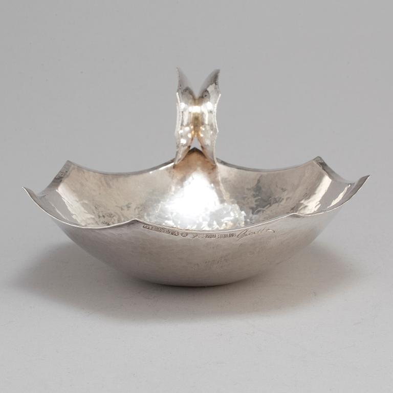 CLAËS E. GIERTTA. Skål, sterlingsilver, Stockholm 1974.