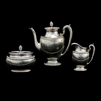 KAFFESERVIS, 3 delar, silver, empirestil, Carl Gustaf Hallberg, Stockholm, 1910-tal. Vikt 1250 g.