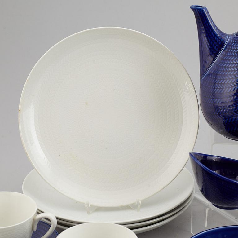 A Hertha Bengtsson Rörstrand dinner service, 20th Century. (16 pieces).