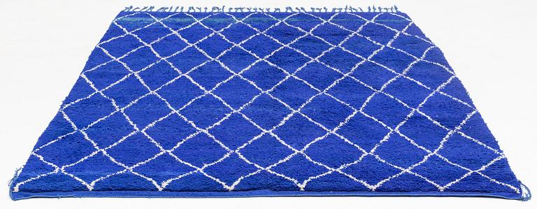 A moroccan carpet, circa 283 x 208 cm.