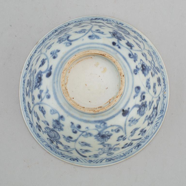 A blue and white bowl, Ming dynasty (1368-1644).