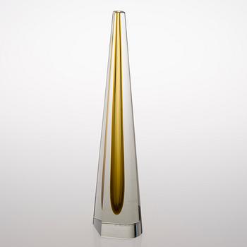 An "Obelisk" glass sculpture signed K. Franck, Nuutajärvi -64.