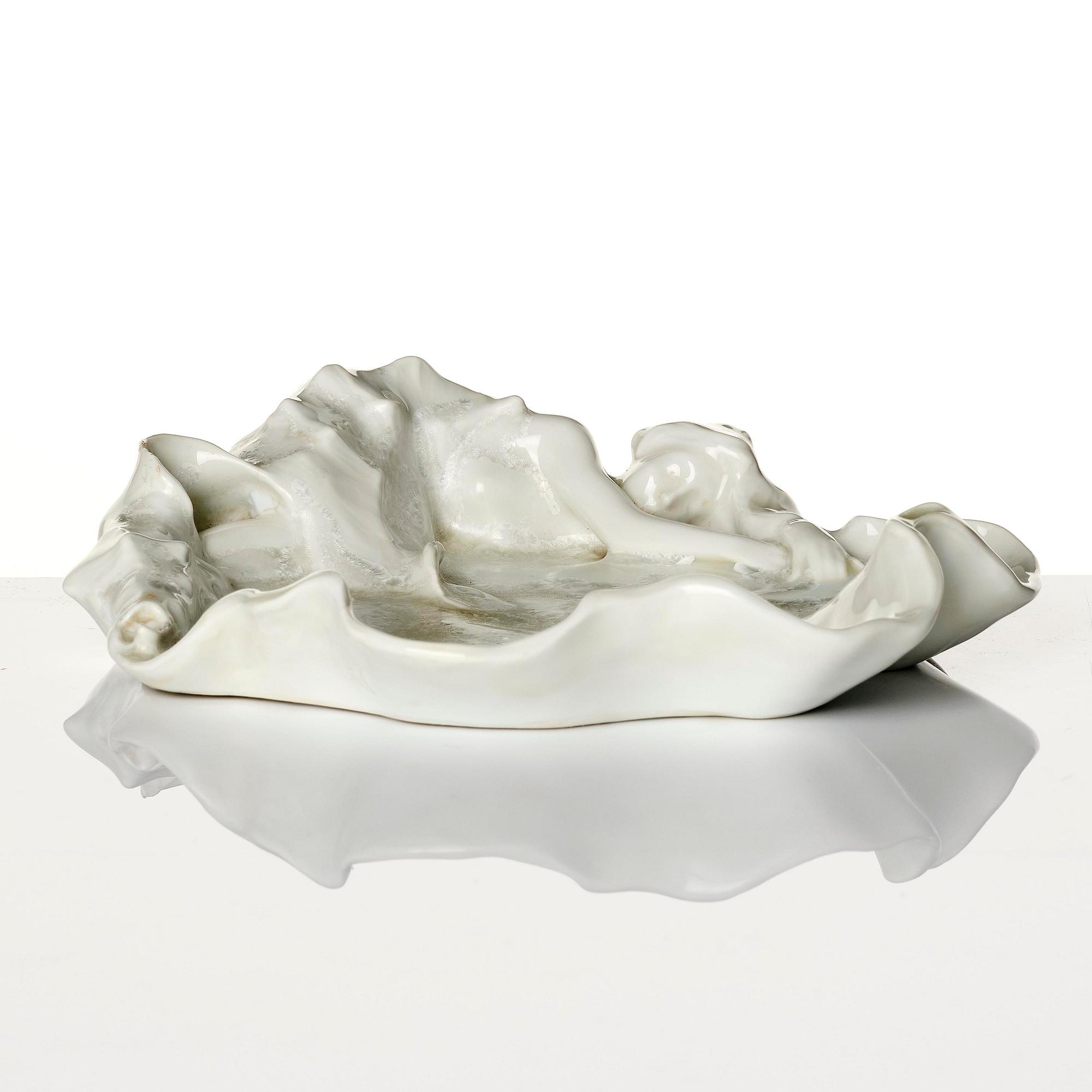 Alf Wallander, an Art Nouveau porcelain dish, Rörstrand, ca 1900, with dedication to Ellen Key.