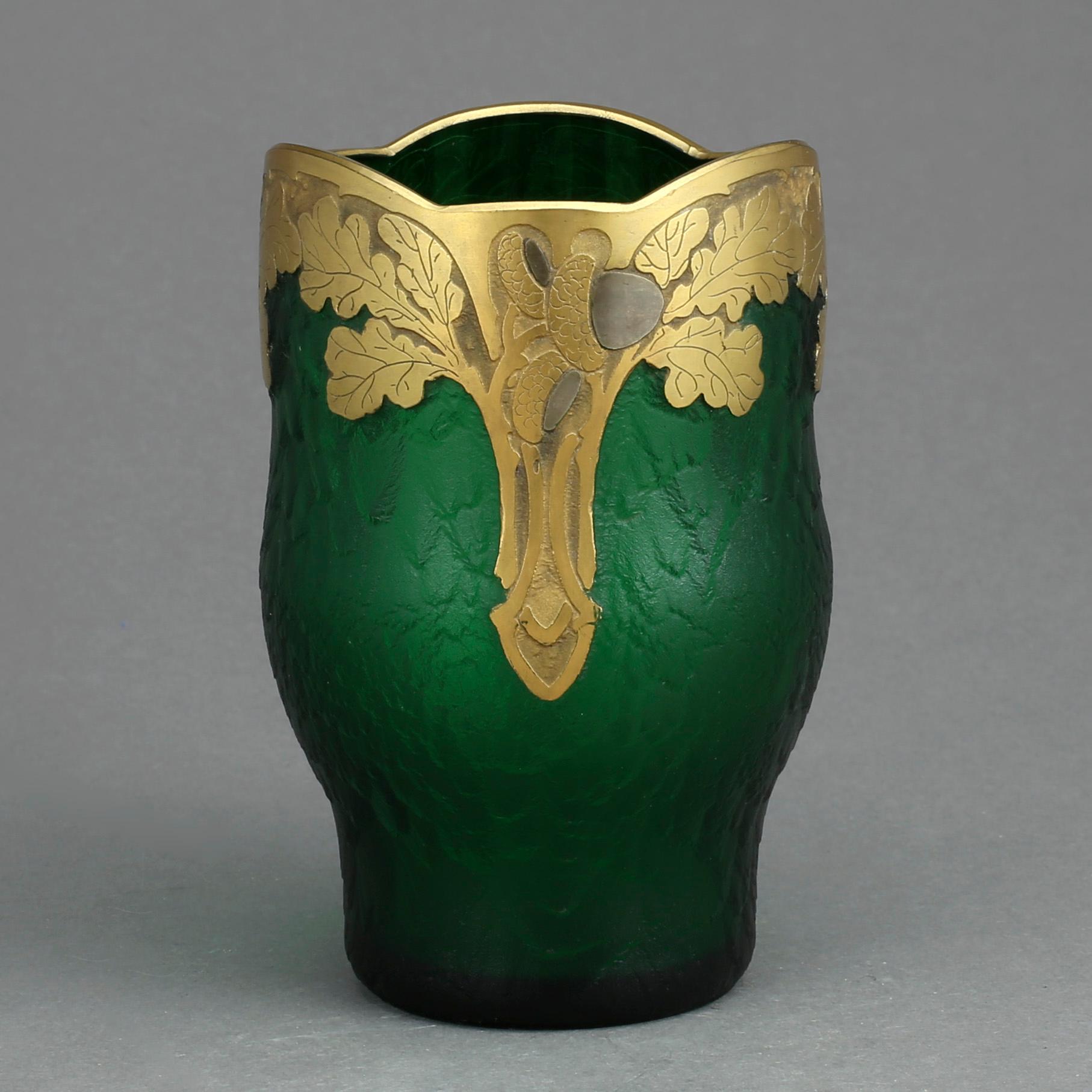 VAS, glas och mässing, märkt St Denis Paris. 1900-talets början.