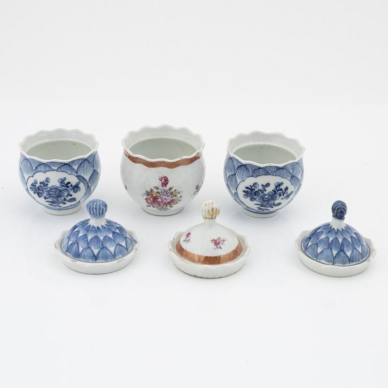 A set of two blue and white custard cups and a famille rose custard cup, Qing dynasty, Qianlong (1736-95).