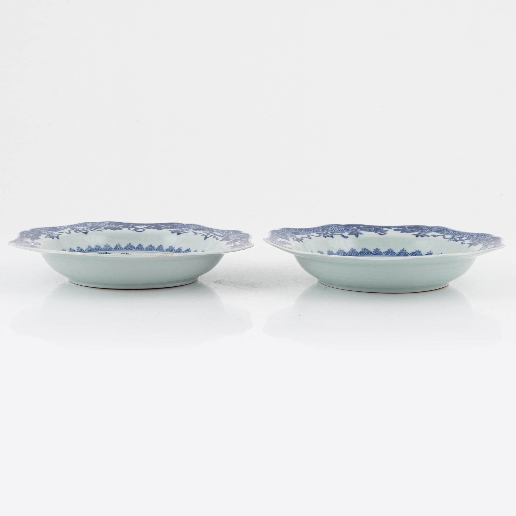 Sopptallrikar, ett par, porslin, Kina, Qingdynastin, Qianlong (1736-95).