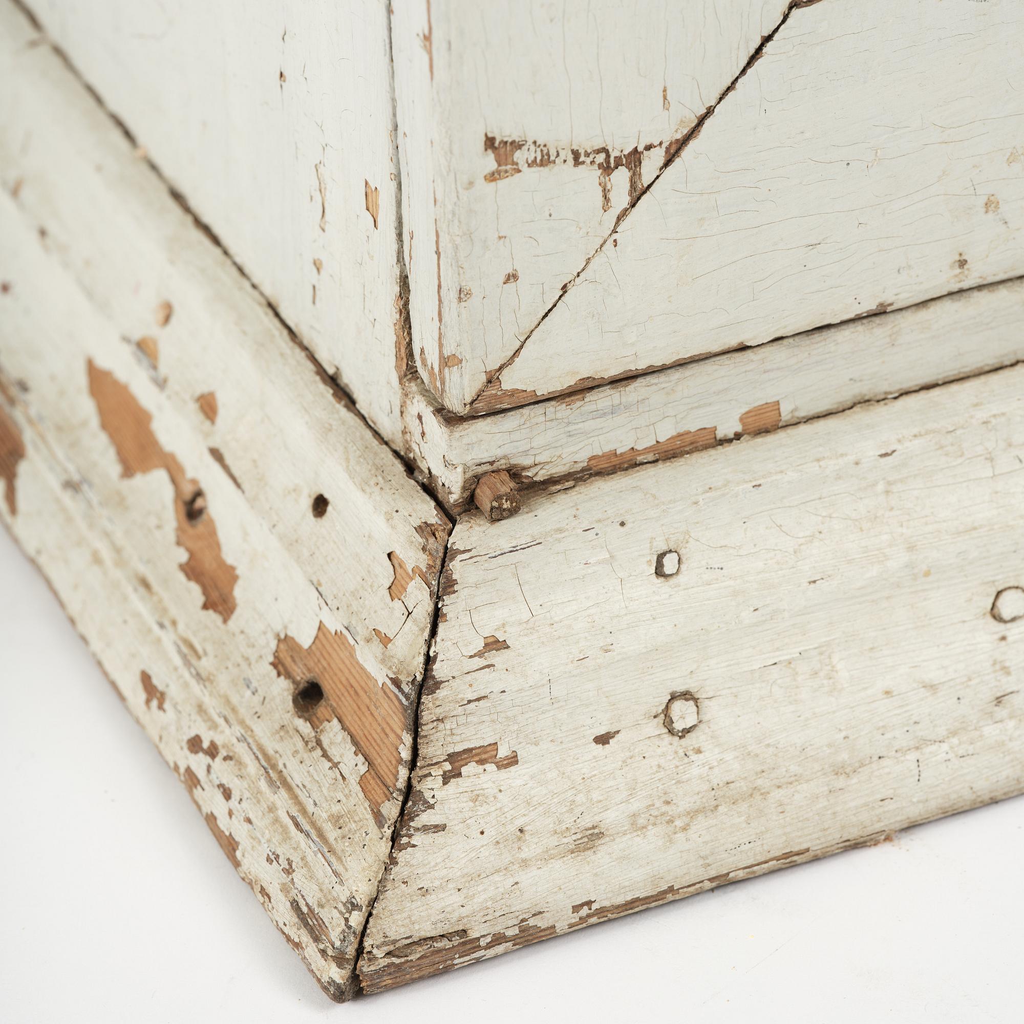 A Gustavian column-shaped cabinet, circa 1800.