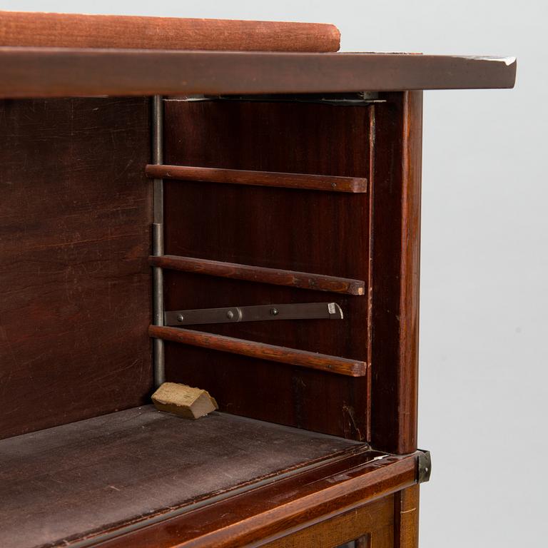 An early 20th century Billnäs book shelf / book cabinet.