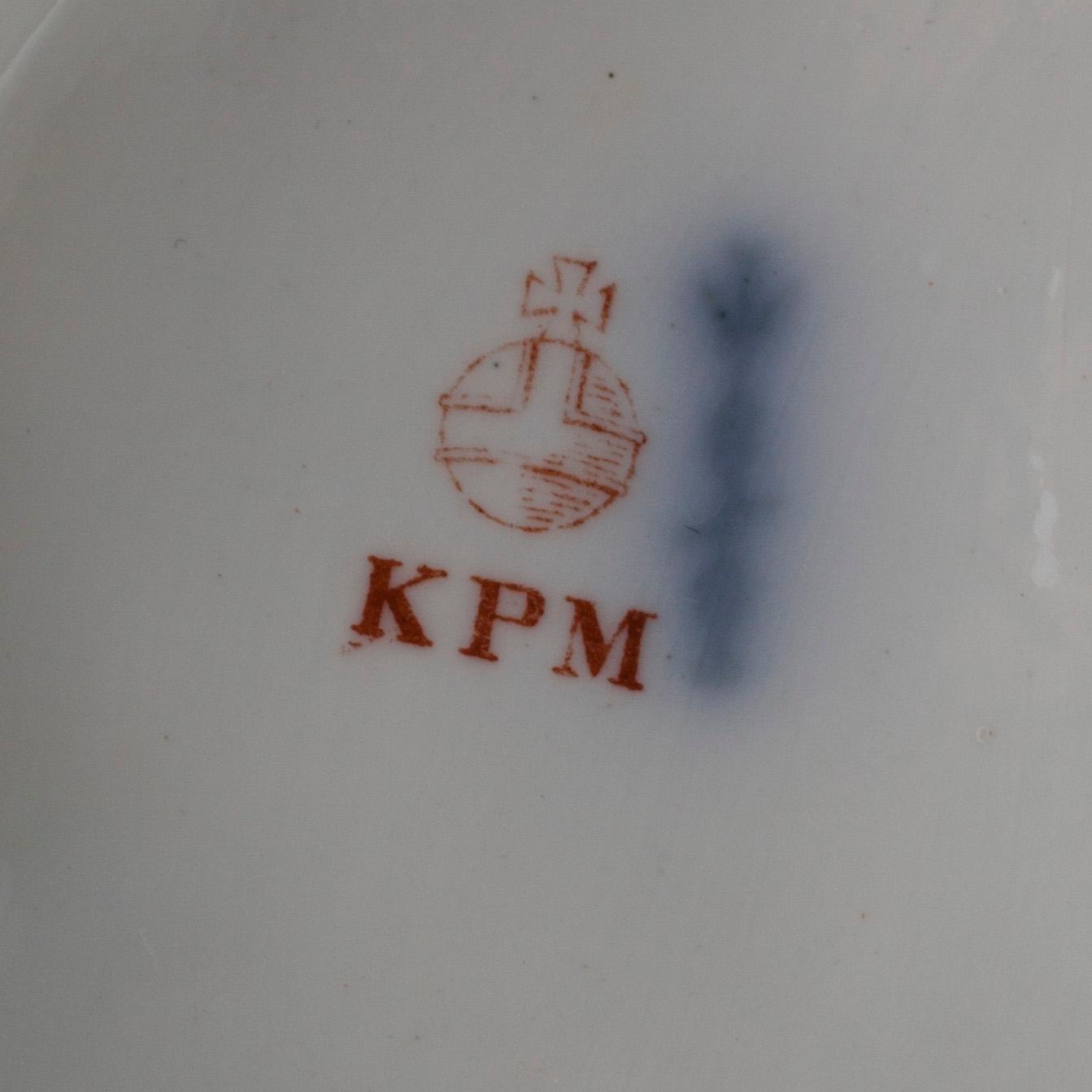FIGURIN, porslin, KPM Berlin 1870-1882. Numrerad 140/199, 50..