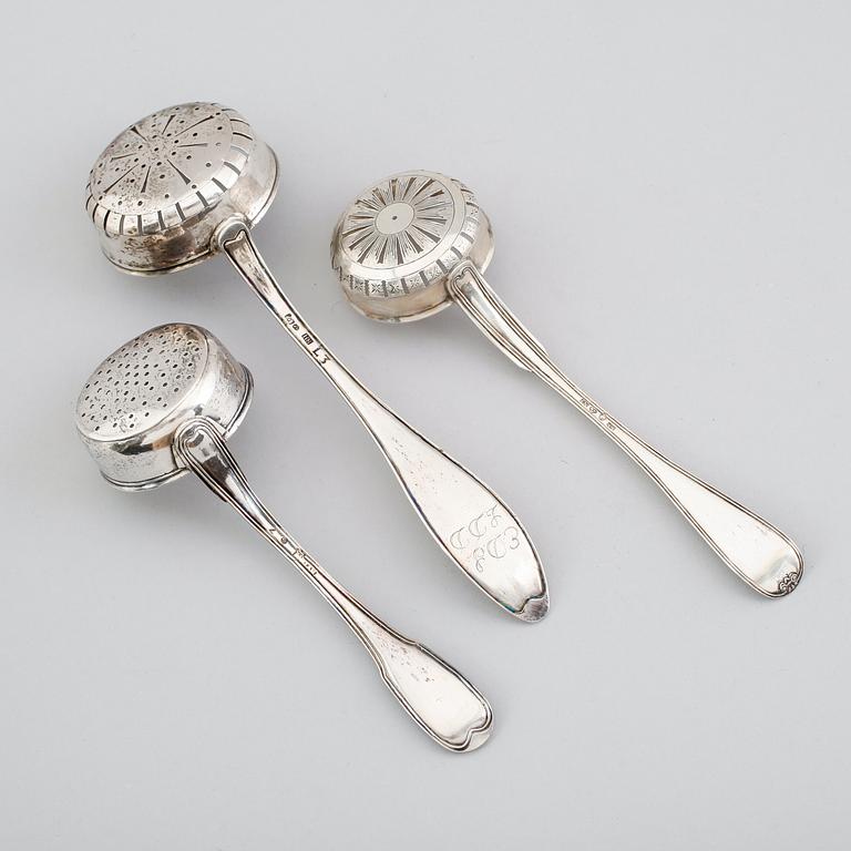 STRÖSOCKERSKEDAR, 3 st, silver, svenska stämplar, 1700-/1800-tal. Vikt ca 146 gram.