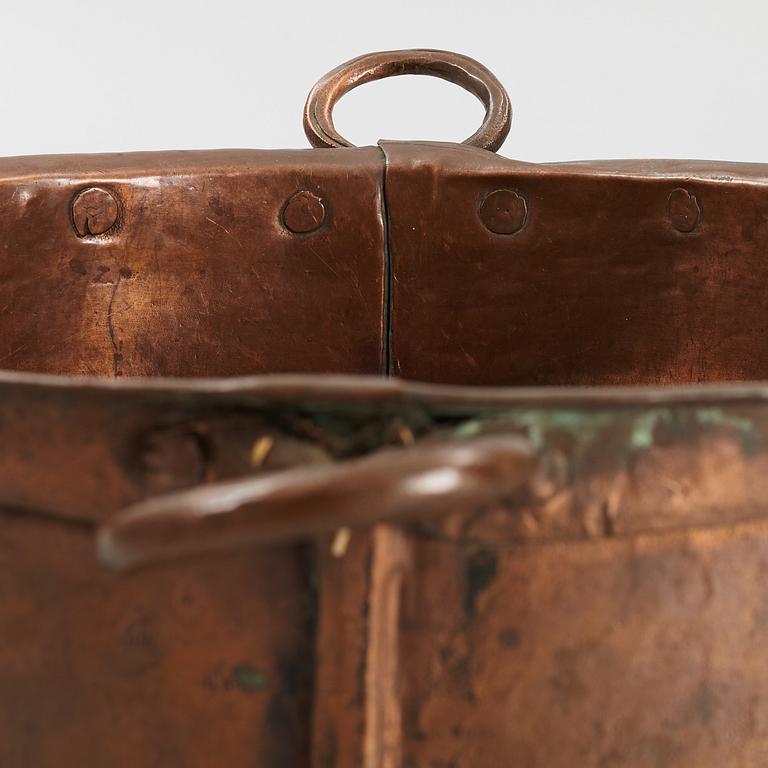 A copper barrel, 19th Century.