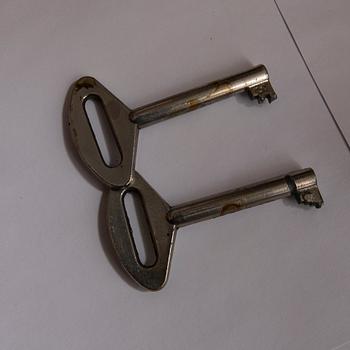 Vitrinskåp 1900-talets första hälft.