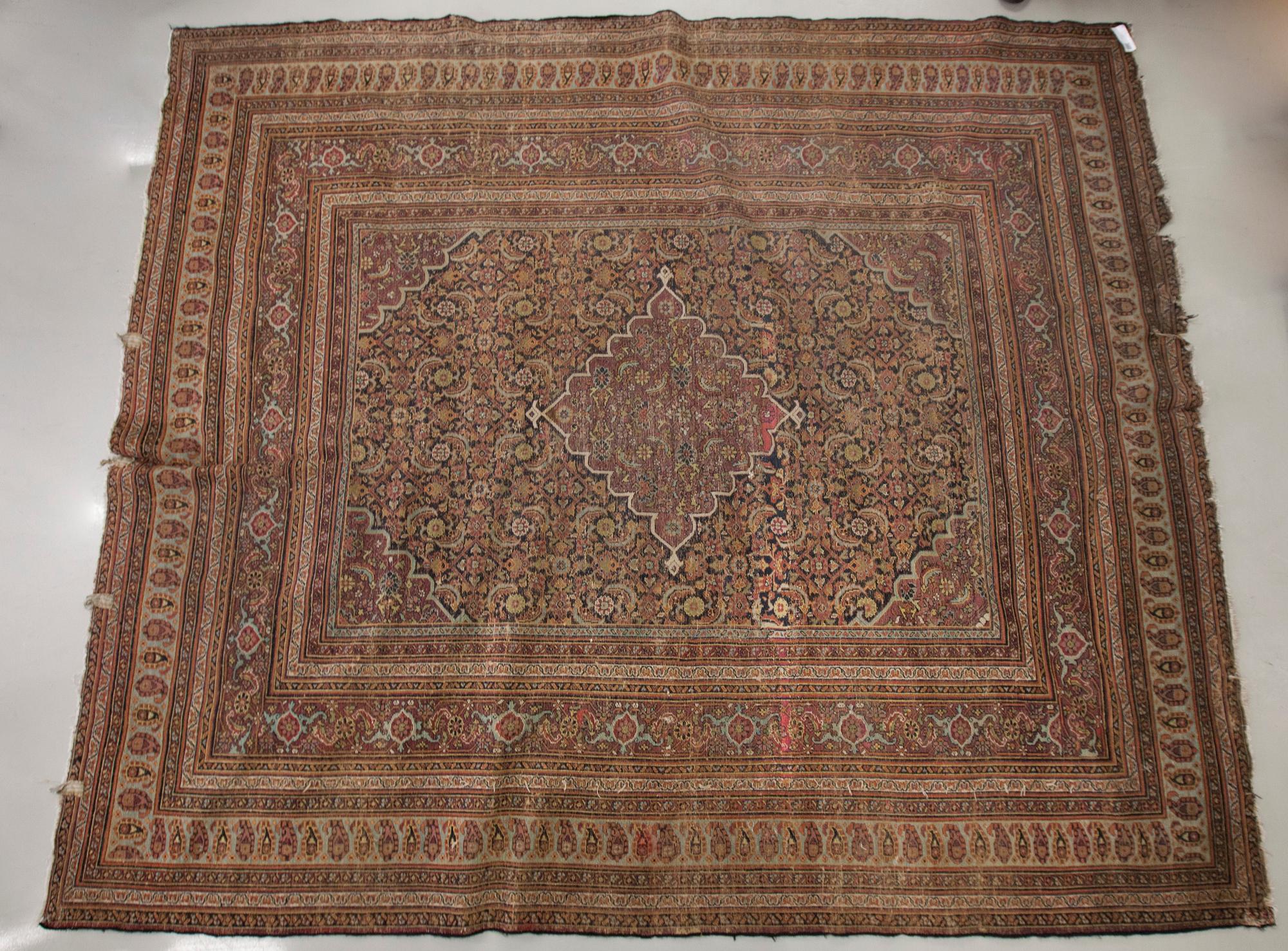 MATTA, antik, 249x290 cm.