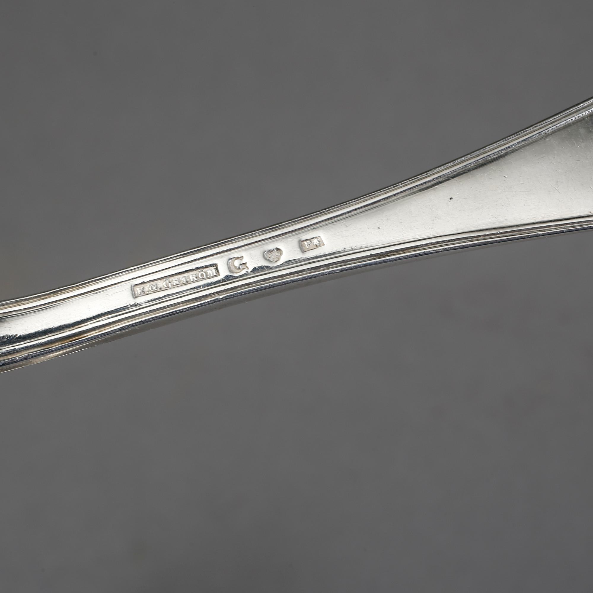 MATSKEDAR, 8 st silver, bland annat Nils Tornberg, Linköping 1798. Övriga 7 från 1800-tal. Vikt ca 400 g.